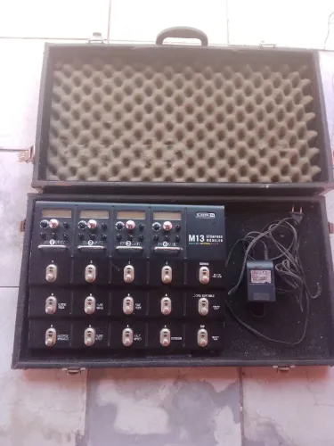 Pedaleira M13 line 6