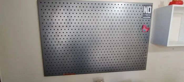 Quadro magnético para fotos e recados