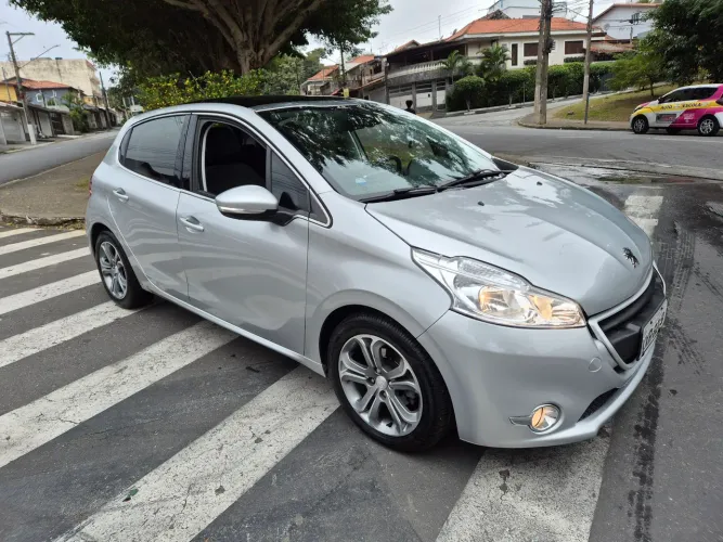 Peugeot 208 Griffe 1.6 Flex 16V 5P Aut. 2015