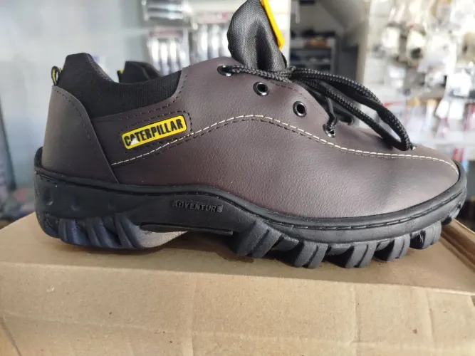 Bota cartepilar 1 linha marron pronta entrega 