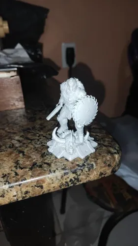 Figure DOOM SLAYER. Leia o anúncio.