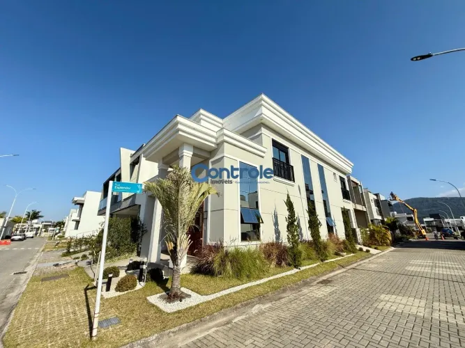 Casa à venda no Condomínio Costa do Sol com 3 dormitórios (sendo 1 suíte), no bairro Delta