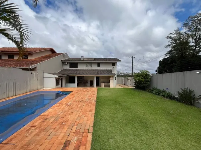 Casa com 3 Quarto(s) e 5 banheiro(s) para Alugar, 400 m² por R$ 8000 / Mês