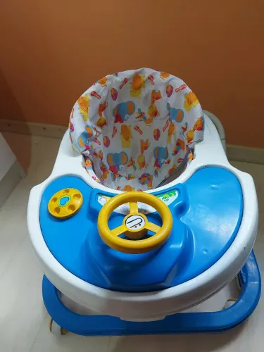 Vendo andador de bebê menino