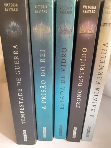 Box A Rainha Vermelha, 5 livros, Victoria Ayeard. Conservadissimo.