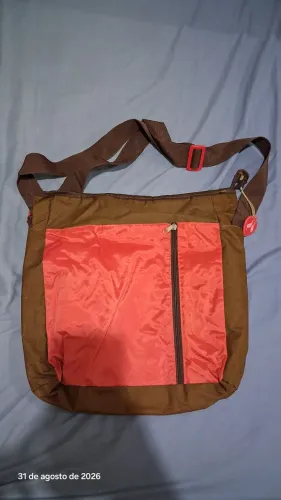 Bolsa Térmica Vermelha e Marrom