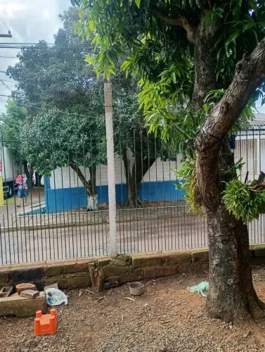 Alugo casa