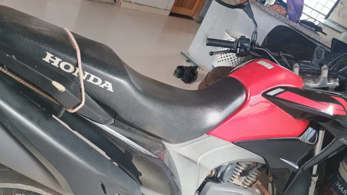 Xre 190 no ponto de transferência