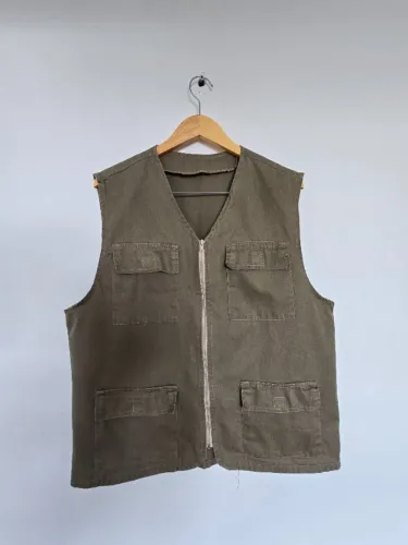 Colete de Sarja com Zíper e 4 Bolsos com velcro