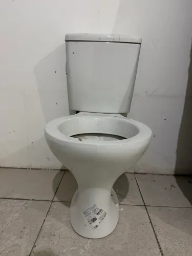 Vaso sanitário acoplado semi novo