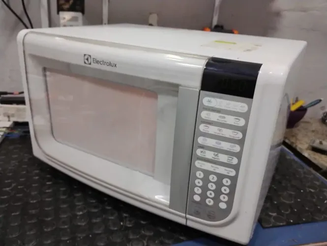 Micro-ondas Electrolux Grande