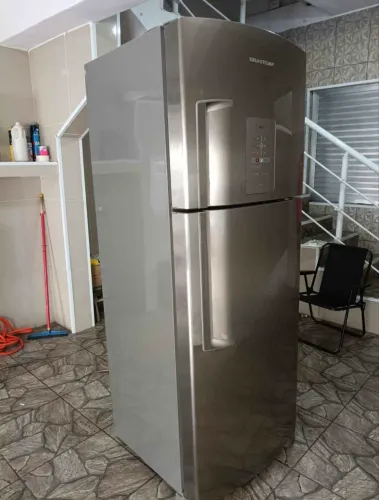 Geladeira eletrolux semi nova