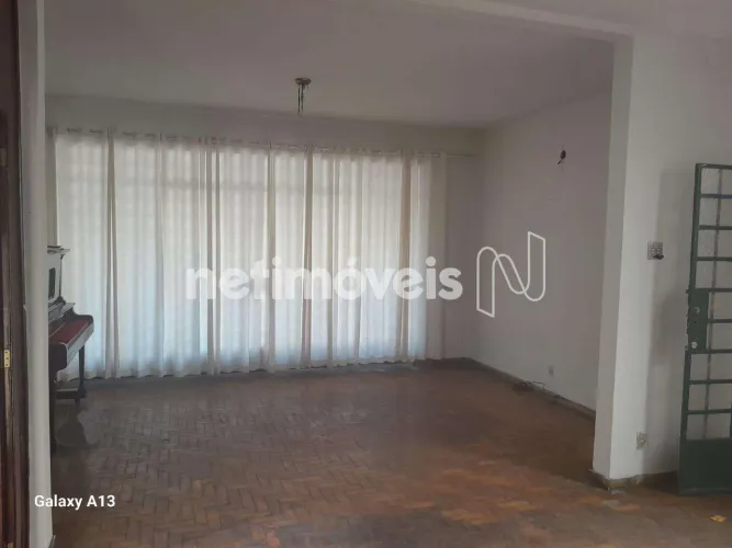 Oportunidade Única: Casa Ampla e Charmosa no Coração do Santo Antônio!