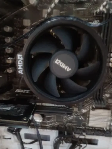 AMD Ryzen 5 7600