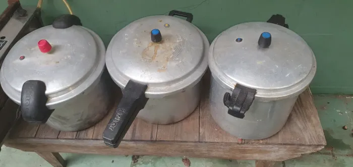 3 panelas de pressão 22L