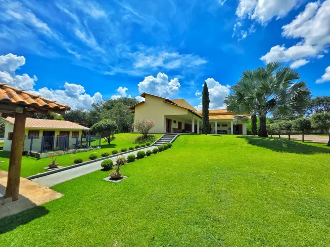 Chácara Alto Padrão 4.000m²  4 Suítes + Casa Hóspedes  Piscina Aquecida & Gourmet Completo