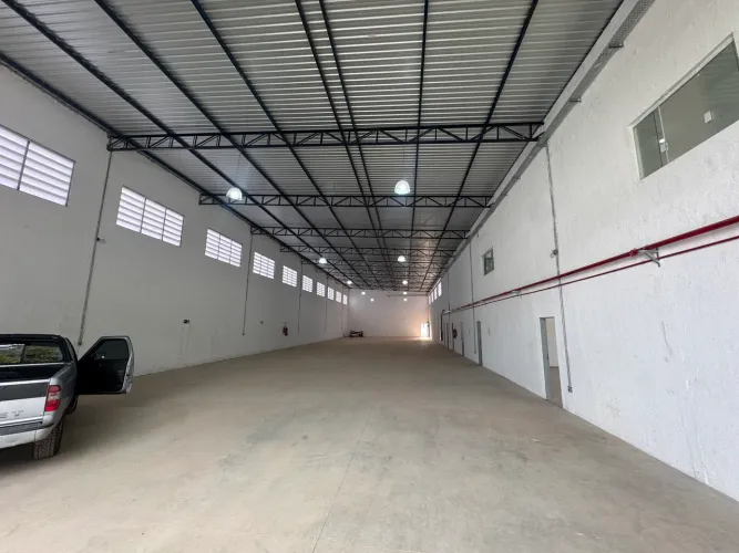 ALUGA-SE GALPÃO EM COTIA - 840m²ALUGA-SE GALPÃO EM COTIA - 840m²