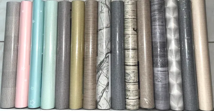 147 rolos de papel de parede vinílico- diversos