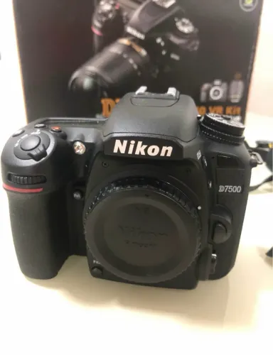 Câmera Nikon D7500 (Seminova)