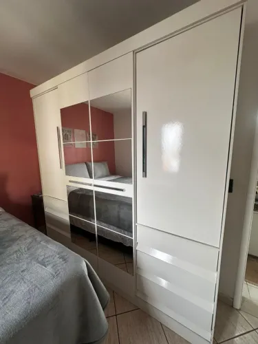 Guarda-Roupa Casal 4 portas / Usado