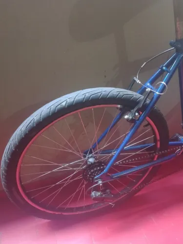 Vendo Bike azul , montada , ótimo estado , direção macia e hereta , quero 650 aceito propo