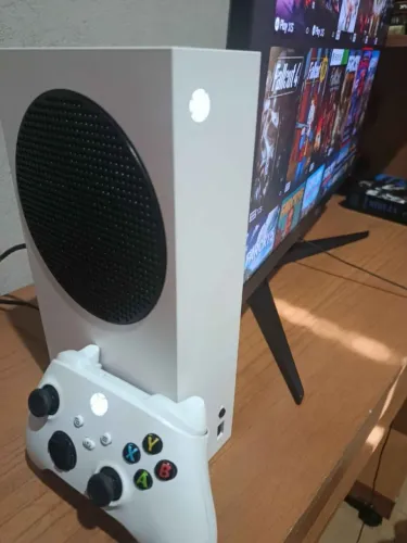 Troco Xbox séries S novo em PC gamer
