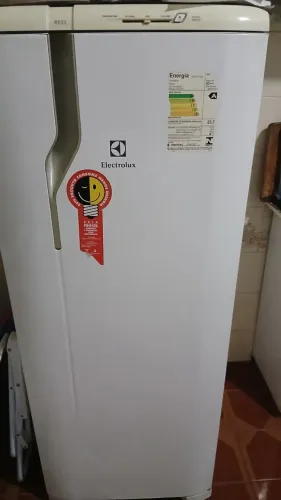 Geladeira Electrolux RE31