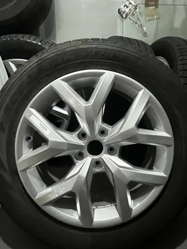Rodas + Pneus Amarok Hogline original