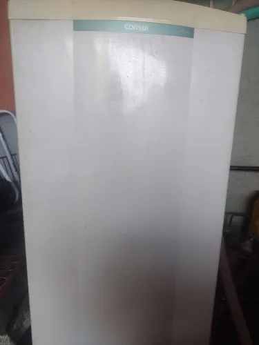 Vende se geladeira consul, ótimo estado, funcionando perfeitamente