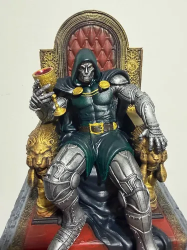 Dr. Doom 1/6 em resina