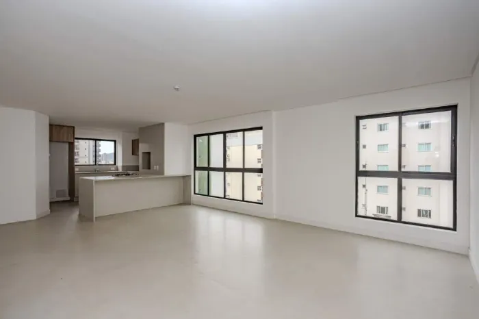 Apartamento à venda no Centro em Balneário Camboriú.