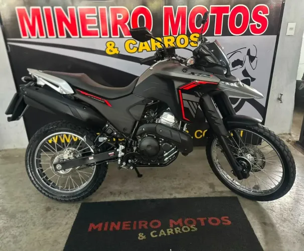 XTZ 250 LANDER CONNECTED