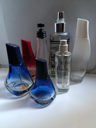 Lote de frascos de perfumes natura vazios