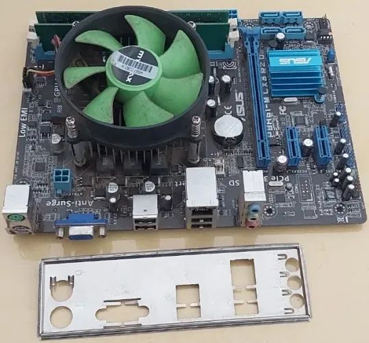 Kit i3 3240: Placa mãe+8GB Memória+Processador+Cooler+Espelho