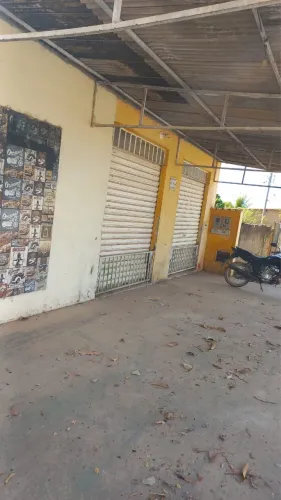Vendo ponto comercial com casa nos fundos