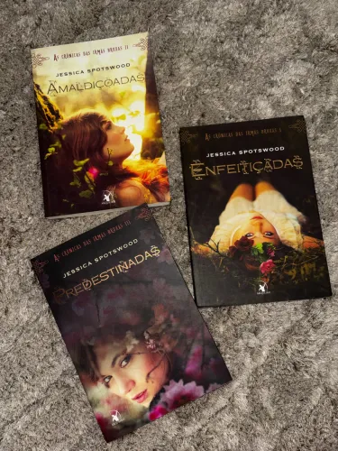 Livros da saga: As crônicas das irmãs bruxas 