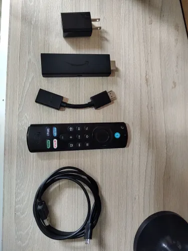 Amazon Fire Stick TV 4K c/ Alexa