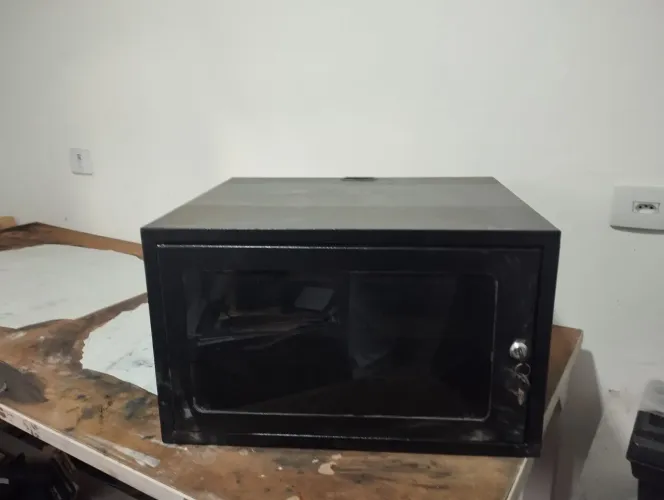 Mini rack de parede para rede internet 