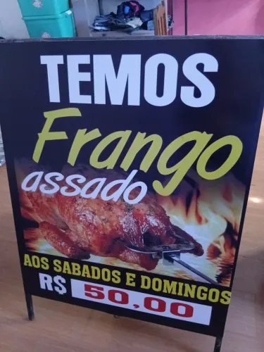 Vendo um cavalete de metalon frango assado novo.