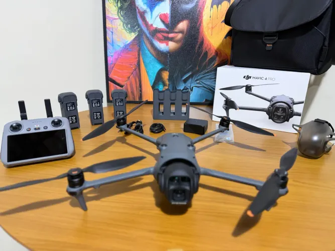 Drone DJI Mavic 4 Pro Combo Fly More + Controle DJI (Com Tela)