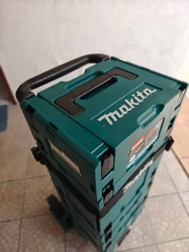 DESAPEGO - Carrinho Makita + caixas