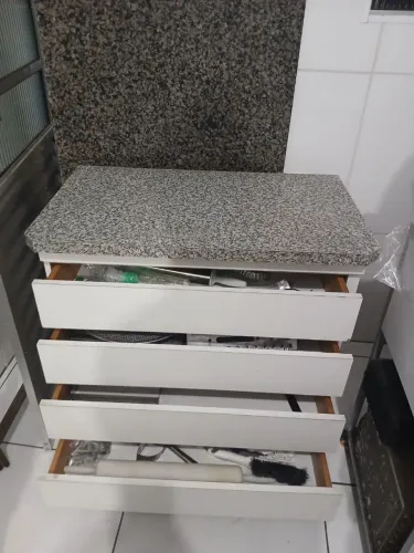 Gaveteiro para massas com pedra granito 