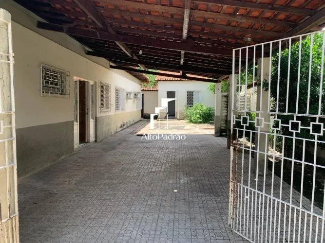 Casa com 3 dormitórios à venda por R$ 600.000 - Centro (Sul) - Teresina/PI