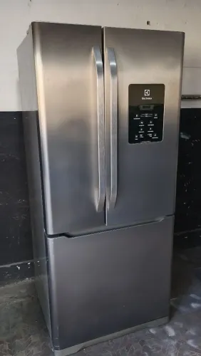 Geladeira Electrolux Frost Free Inox DM84X French Door