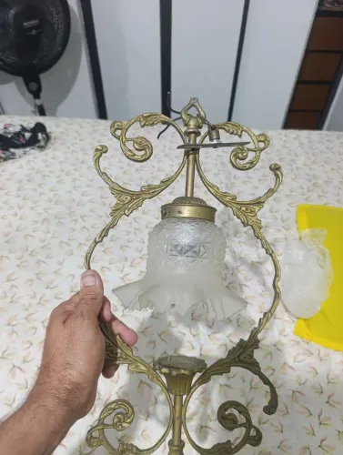 Lustre de ferro antigo