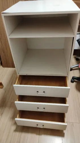 Vendo cômoda 3 gavetas