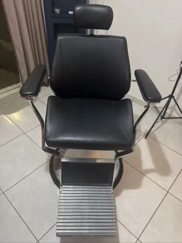 Barbearia ? vendo cadeira de barbeiro oferta imperdível