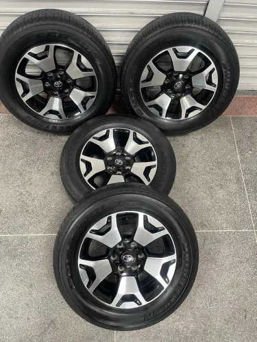 RODAS SW4 HILUX ARO 18 PNEUS 