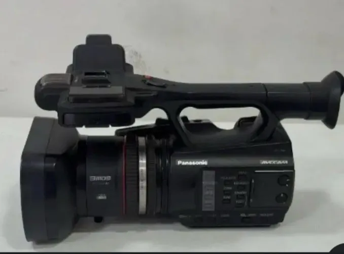 FILMADORA PANASONIC + TRIPÉ
