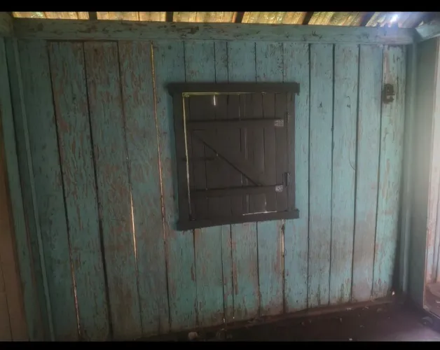 Casa de peróba para demolição